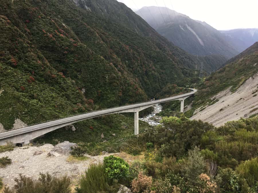 Arthur's Pass: TranzAlpine Train and Castle Hill Day Tour - Who this Arthur’s Pass day tour suits best