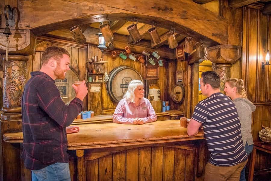 Auckland: Hobbiton Movie Set Day Trip with Festive Lunch - Walking the Shire paths and Bagshot Row: where the details matter most