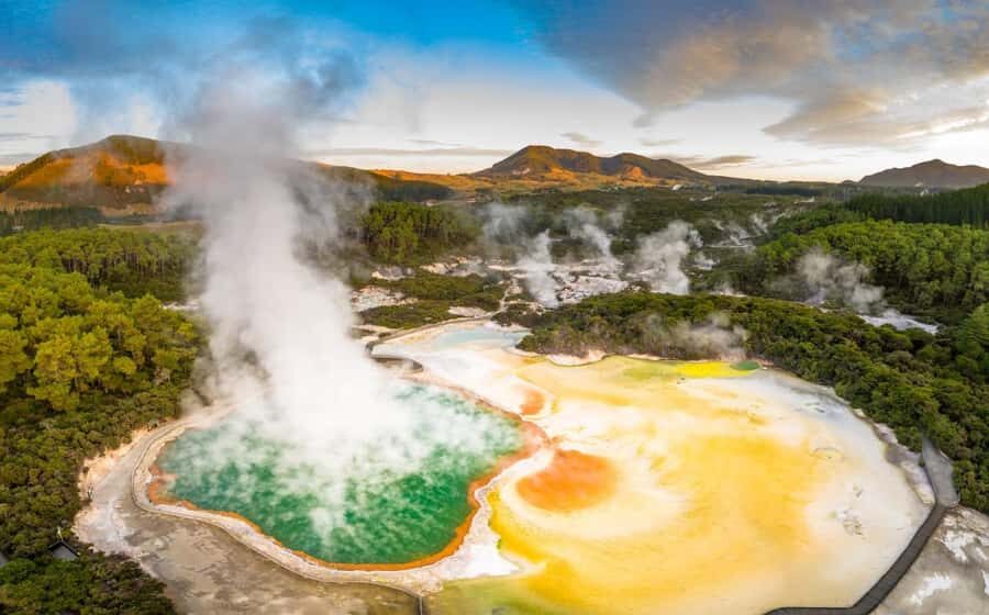 Auckland: Hobbiton, Rotorua and Wai-O-Tapu Day Tour - Rotorua city highlights: a quick taste of geothermal culture