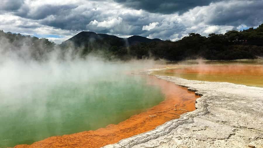 Auckland: Hobbiton, Rotorua and Wai-O-Tapu Day Tour - Best fit: who should book this one-day sampler
