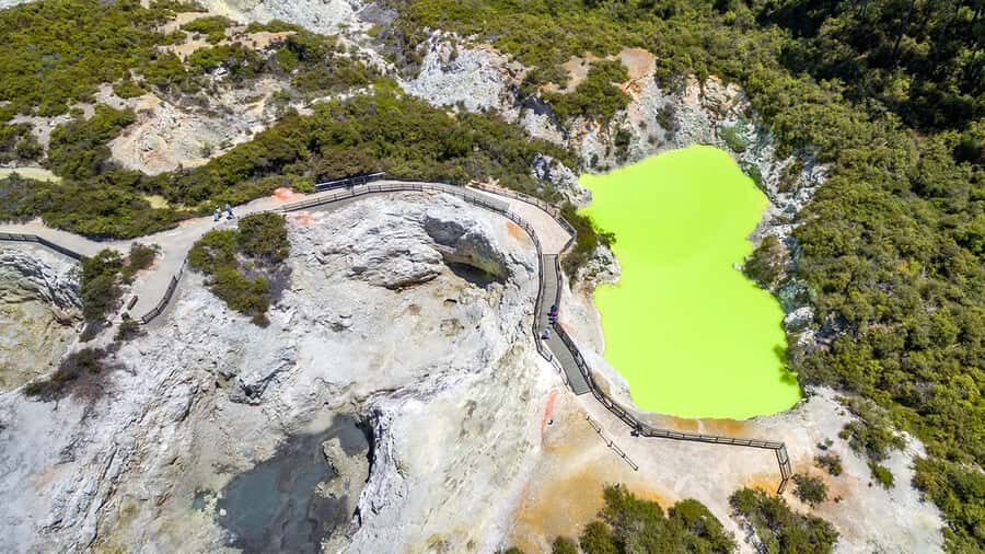 Auckland: Hobbiton, Rotorua and Wai-O-Tapu Day Tour - Practical checklist: what to pack so the day feels smooth