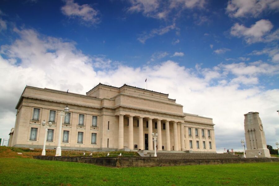 Auckland Scenic Half-Day City Sightseeing Tour - Parnell and the Eastern Beaches: moving from city to sea