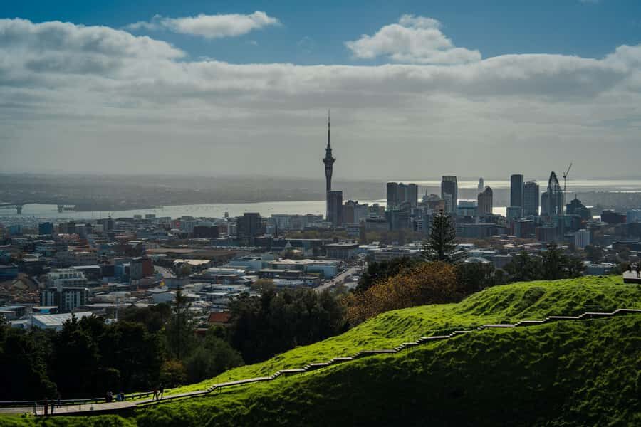 Auckland Scenic Half-Day City Sightseeing Tour - Crossing the Harbour Bridge: the view you’ll want to pause for