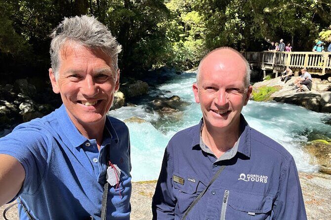 Award Winning Milford Sound Full Day Tour & Cruise from Te Anau - Small-group guiding: why the van matters (even if you hate crowds)