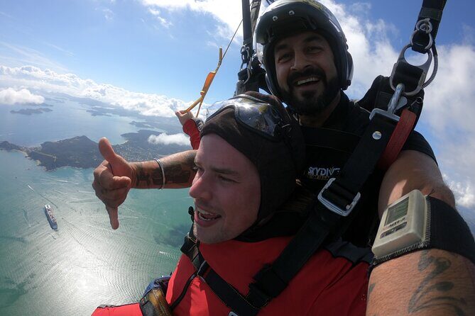 Bay of Islands: 12,000ft Skydive - Photos and video: what to buy and when