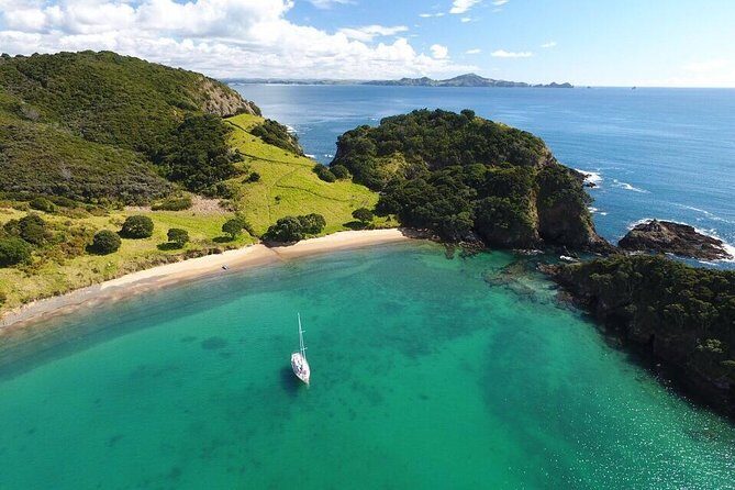 Full-Day Bay of Islands Tour by Vigilant Yacht Charters - Wind Picks the Islands: Beaches, Caves, and Snorkel Stops