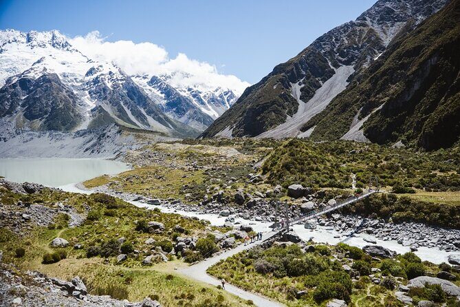 Full-Day Guided Sightseeing Tour of Mount Cook from Queenstown - Lake Pukaki: the short stop that really matters