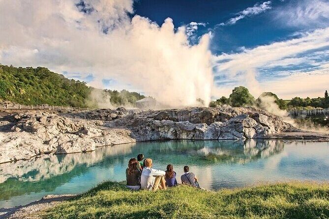 Half-day Discover Auckland City Sightseeing Tour - Ponsonby and Parnell Rose Gardens: Suburbs You Can Plan Around