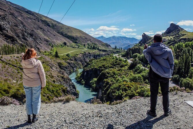 Half Day in Middle Earth - Lord of the Rings Tour - Lake Hayes: Quiet Views, Replica-Prop Play Time