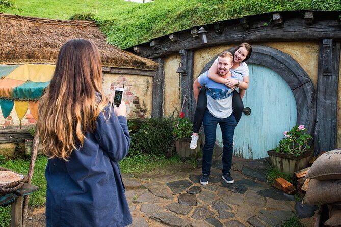Hobbiton Movie Set day tour From Auckland - The Hobbiton Stop: What the 2-Hour Guided Visit Feels Like