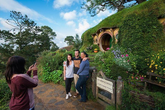Hobbiton Movie Set Small Group Tour from Auckland - Key highlights at a glance