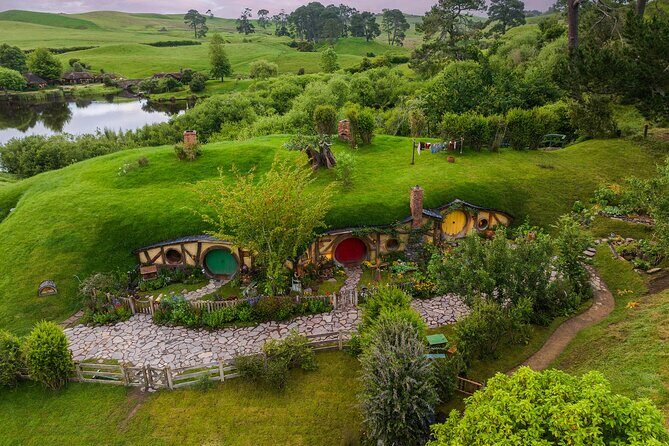 Hobbiton Movie Set Small Group Tour from Auckland - Green Dragon Inn drink and time to shop for the best photos