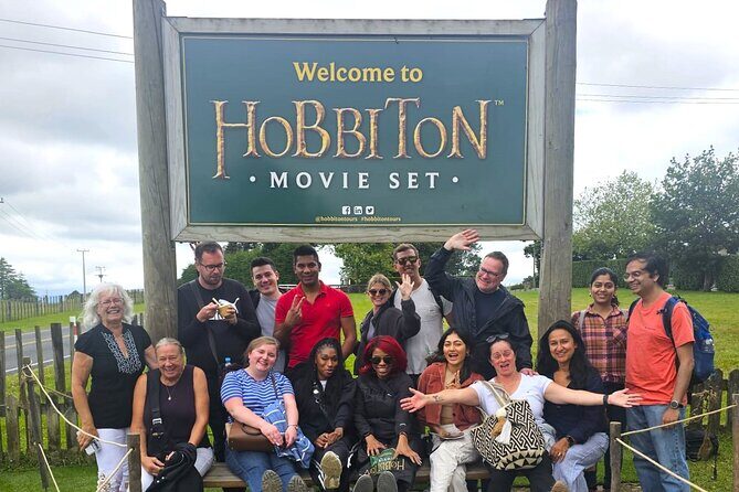 Hobbiton & Rotorua including Wai-O-Tapu - Small Group Tour from Auckland - Who this tour suits best (and who should choose differently)