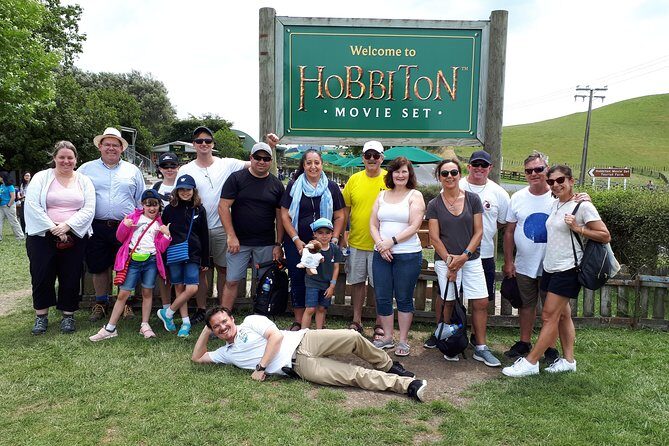 Hobbiton Transport & Tauranga Highlights Excursion from Tauranga - Hobbiton Movie Set: a guided Shire walk (plus the Green Dragon finish)