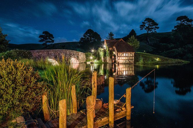 Hobbiton & Waitomo Caves Guided Day Trip from Auckland incl lunch - Waitomo Glowworm Caves: boat ride, Cathedral Cave, photo rules