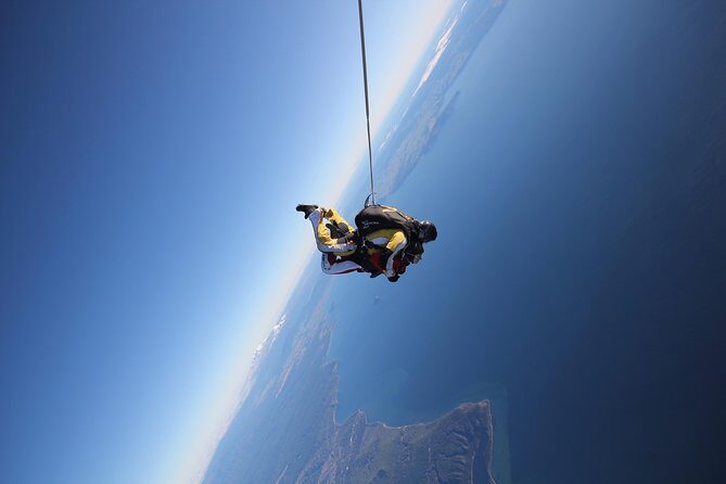 Lake Taupo 12,000-Foot Tandem Skydiving - The flight up: 12,000 feet over Lake Taupo and Tongariro country