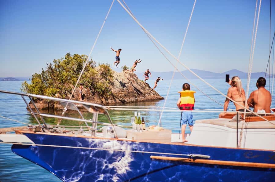 Lake Taupo: Classical Sailing to the Māori Rock Carvings - Two and a Half Hours of Wind-Powered Calm on Lake Taupō