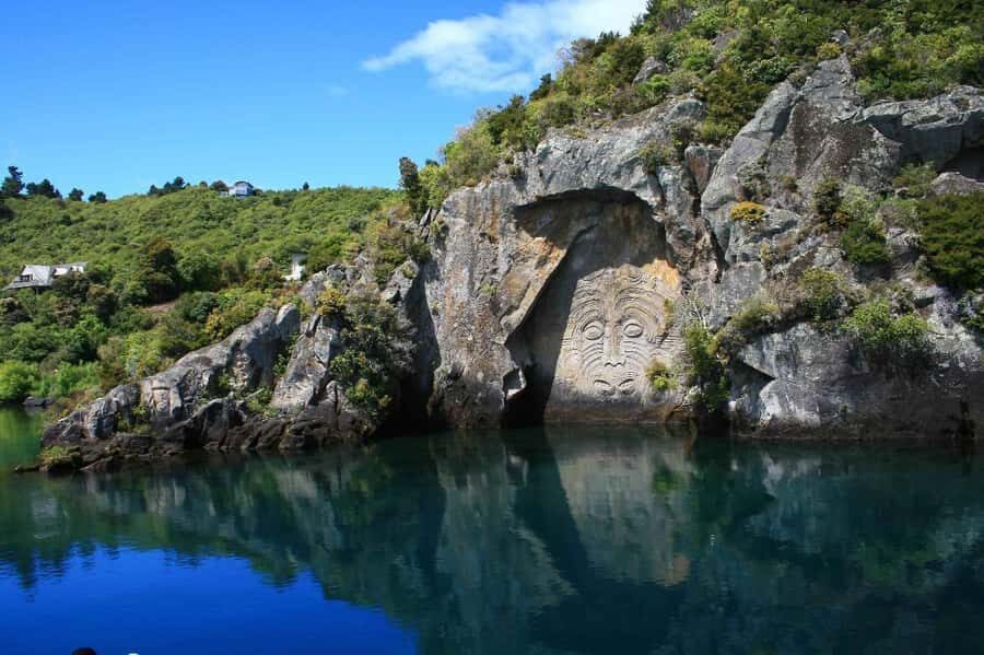 Lake Taupo: Maori Rock Carvings 10.30 AM 1.5-Hour Cruise - Māori Rock Carvings on Lake Taupo: What Makes This Cruise Worth It