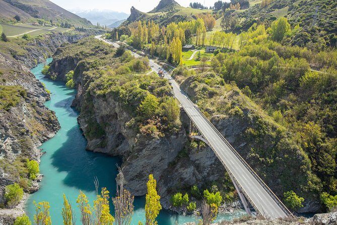 Lord of the Rings 4WD Tour from Queenstown (half day) - Stop 1: Lake Wakatipu and Deer Park Heights for Rohan