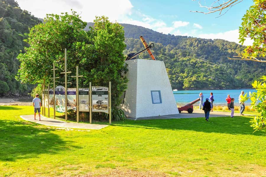 Marlborough Sounds and Ship Cove Cruise from Picton - Endeavour Inlet on the way back: a different kind of scenic