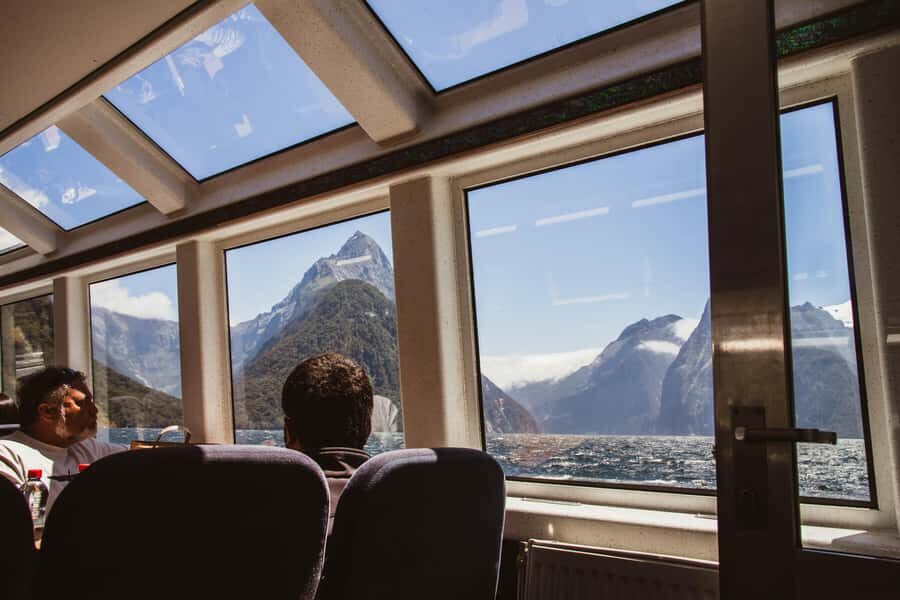 Milford Sound: 2-Hour Small Boat Scenic Cruise - Warm Drinks Included, No Food Onboard: How to Handle Meals