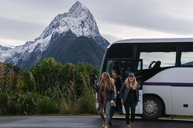 Milford Sound Coach and Cruise tour from Queenstown - Te Anau: your quick gateway to Fiordland