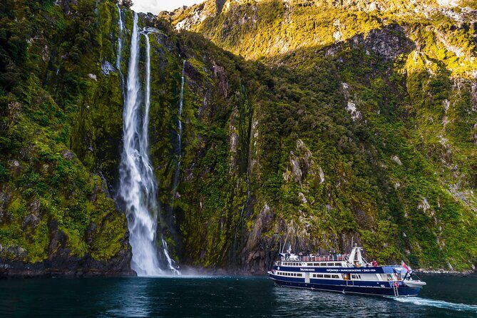Milford Sound Cruise - RealNZ - Where You’ll See the Fiord Best: Milford Haven or Milford Mariner