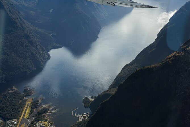 Milford Sound Flight and Cruise ex Queenstown (incl Lunch) - Price and value: what $518.74 buys you in real time