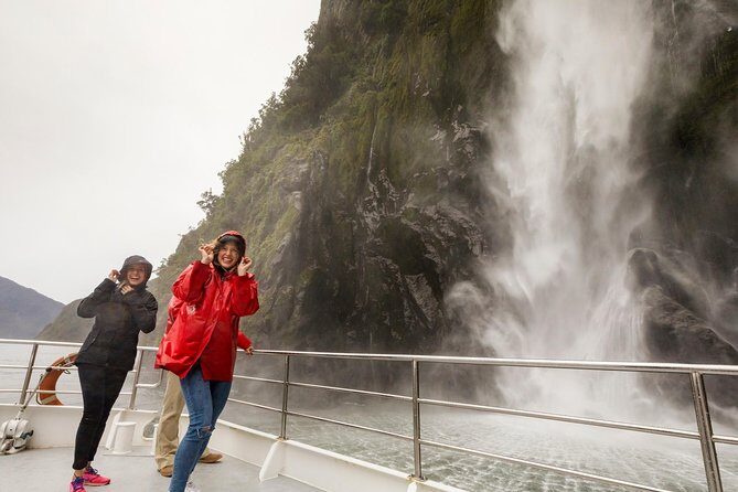 Milford Sound Nature Cruise with Southern Discoveries - Stirling Falls: Niagara-Scale, With the Mountain Behind It