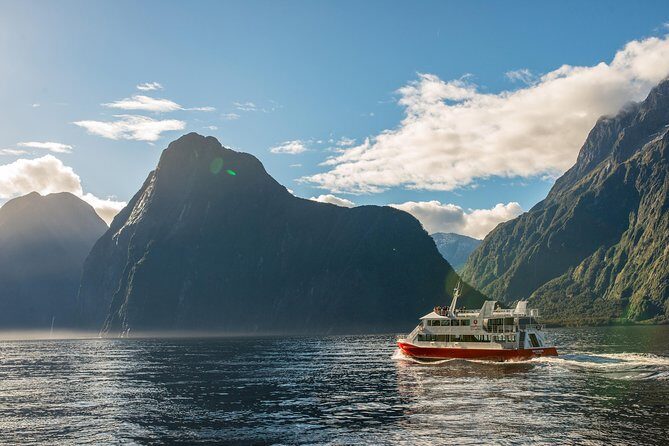 Milford Sound Nature Cruise with Southern Discoveries - Food and Comfort: Tea, Coffee, and Picnic Reality