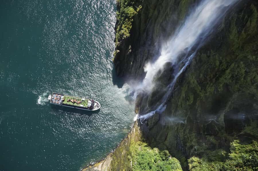 Milford Sound: Wildlife & Nature Cruises - Getting there: driving times, parking fees, and winter reality