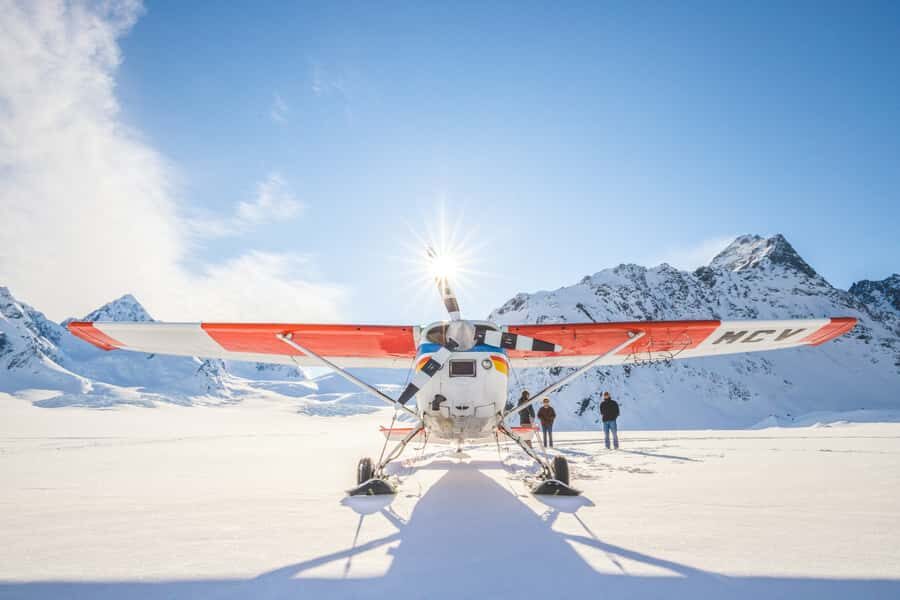 Mount Cook: Ski Plane and Helicopter Glacier Combo Flight - Guides and Pilots: What Makes the Flying Feel Comfortable
