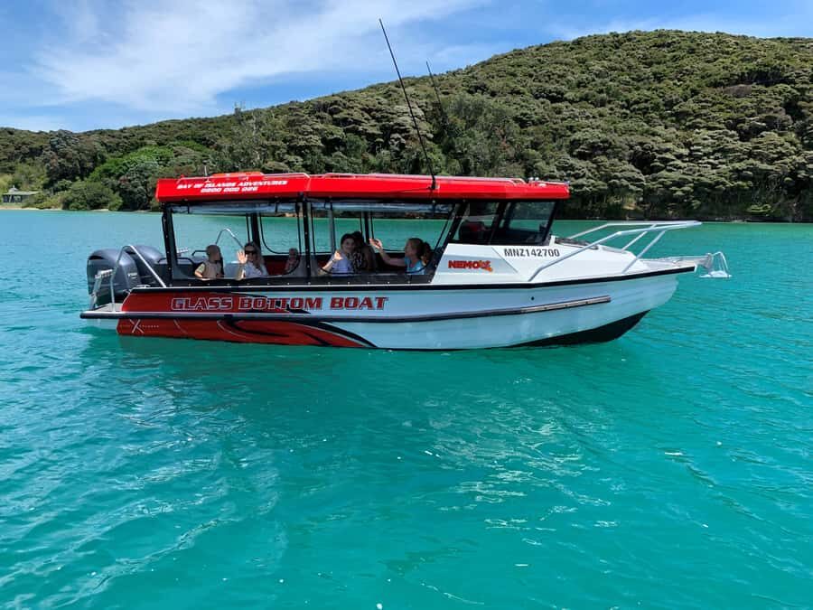Paihia: Glass Bottom Boat Tour to the Hole in the Rock - Cruising Deep Water Cove and Okahu Passage for real Bay of Islands scenery