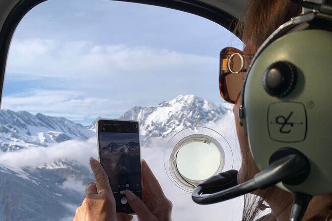 Pilot’s Choice: 2 Glaciers & Snow Landing – 35min - Price and value: what $300.98 buys you (and what it doesn’t)
