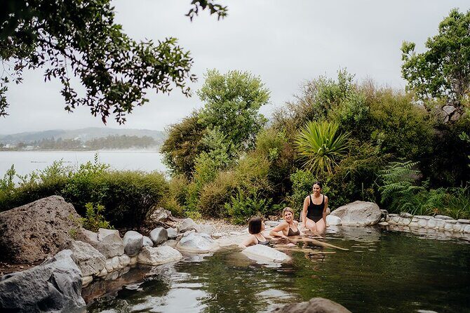 Polynesian Spa Rotorua: Deluxe Lake Spa Hot Spring Bathing - Families and onsen-style rules: who this spa fits best