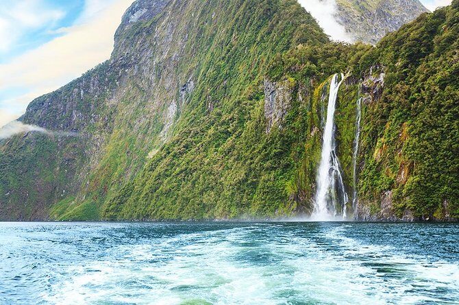Premium Milford Sound Tour, Cruise & Lunch from Te Anau - Darran Mountains: higher air, kea territory, and photo stops