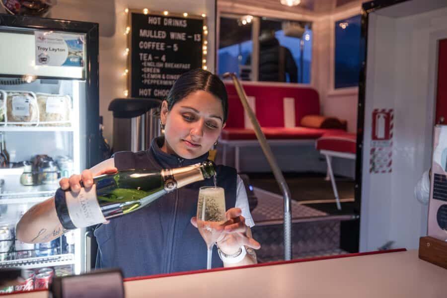 Queenstown: Lake Wakatipu Scenic Cruise - Onboard Comfort, Seating, and the Licensed Bar