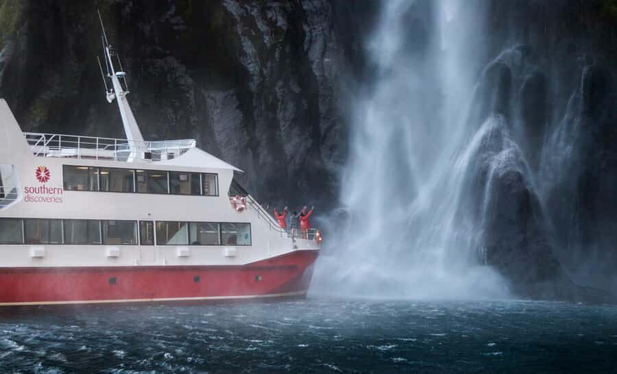 Queenstown: Milford Sound Flight and Cruise - Coming In Low: Stirling Falls and Mitre Peak