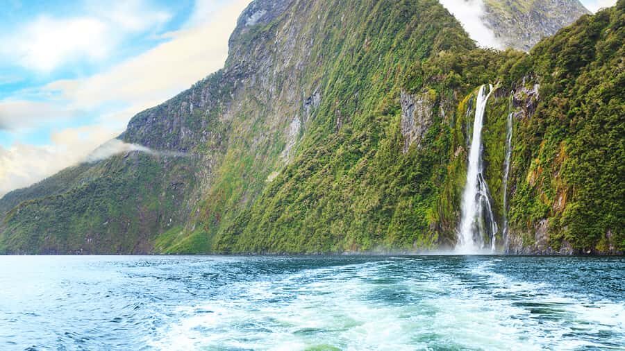 Queenstown: Milford Sound Small-Group Tour w Cruise & Lunch - Mirror Lakes: One of the Few Spots That Gives You Foot Time