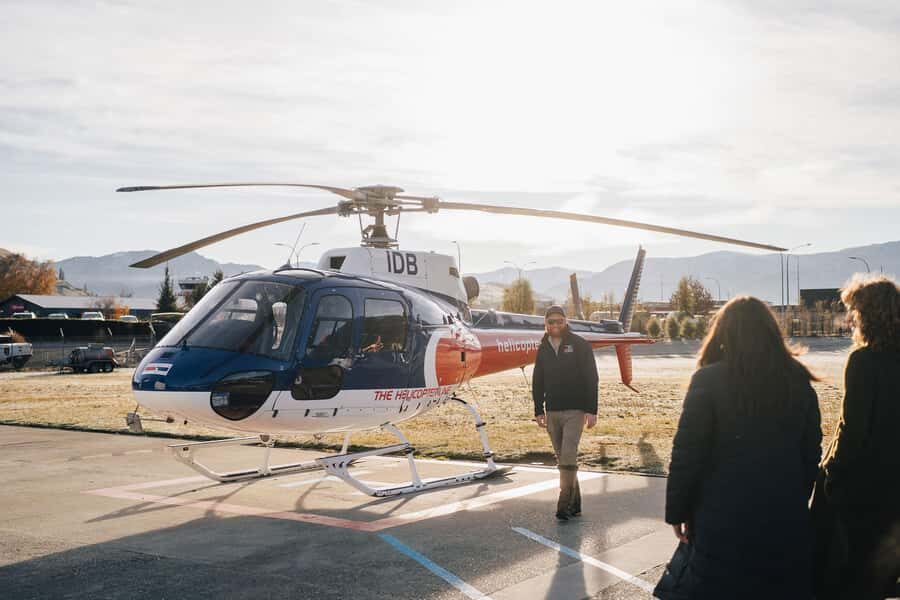 Queenstown: Pilot's Choice Helicopter Tour & Alpine Landing - Alpine landing: snow boots in winter, rugged ground in summer