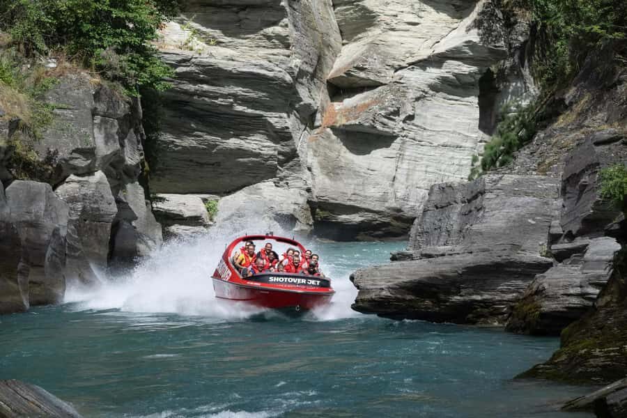 Queenstown: Shotover River Extreme Jet Boat Experience - Getting to the jet base from Queenstown (and why it matters)