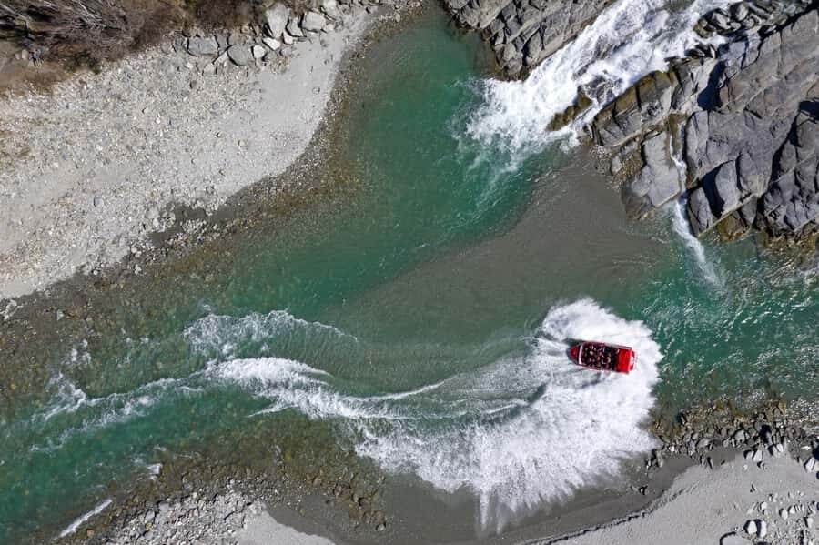 Queenstown: Shotover River Extreme Jet Boat Experience - How wet (and cold) you should plan to be