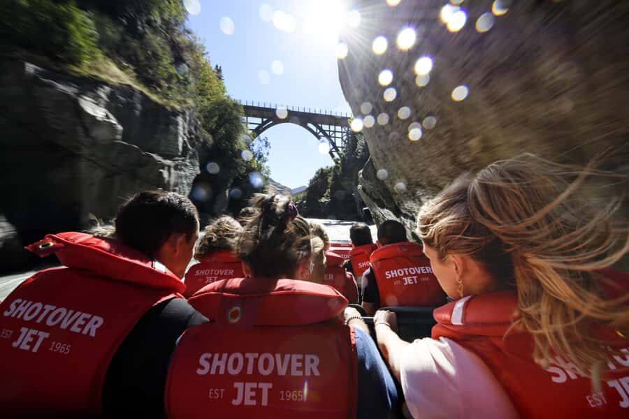 Queenstown: Shotover River Extreme Jet Boat Experience - Driver skill and the commentary that makes it stick