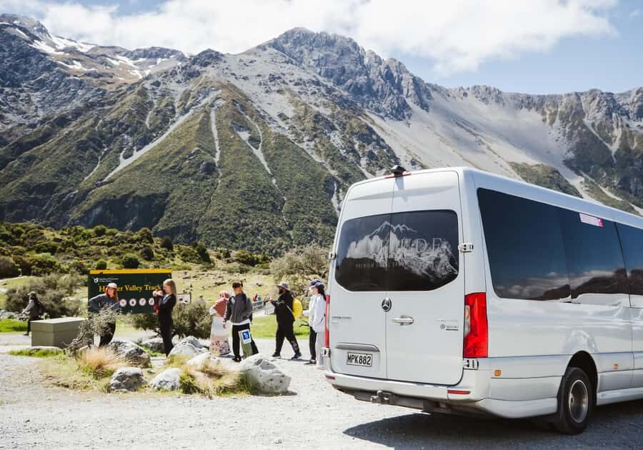 Queenstown: Small Group Mt Cook Day Tour - The scenic route: Lindis Pass, Omarama, Lake Pukaki, and the little stops that matter