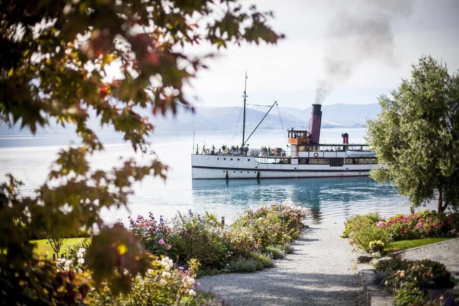 Queenstown: Walter Peak Gourmet BBQ & Lake Whakatipu Cruise - Picking Your Boat: TSS Earnslaw Steamship or Spirit of Queenstown Catamaran