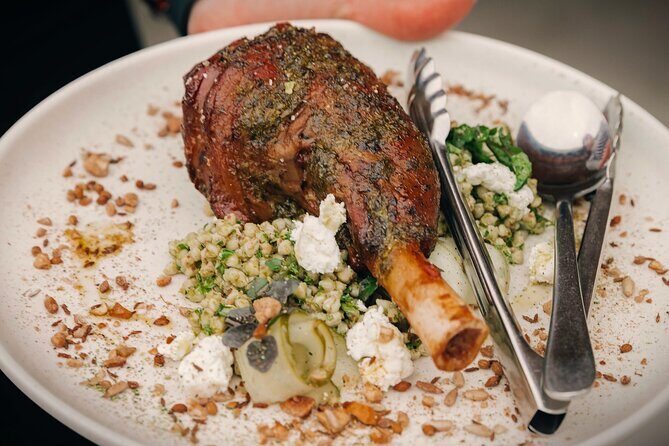 Queenstown Wine & Food Tour: Scenery, Tastings & Delicious Lunch! - Key things you’ll notice on this Queenstown wine-and-food afternoon