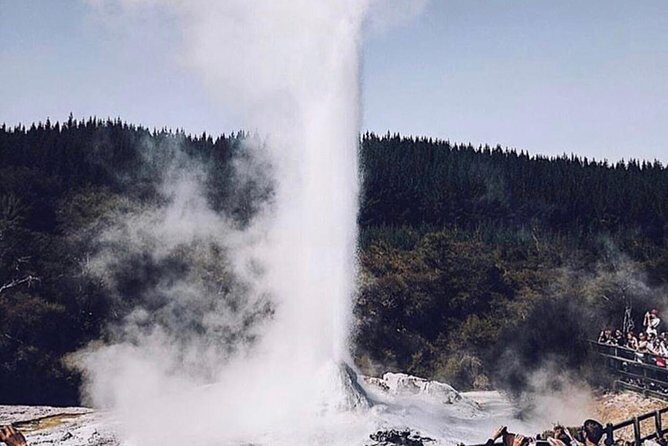 Rotorua based Small Group Morning Tour Waimangu and Wai O Tapu - What to bring (and what to expect) for real comfort
