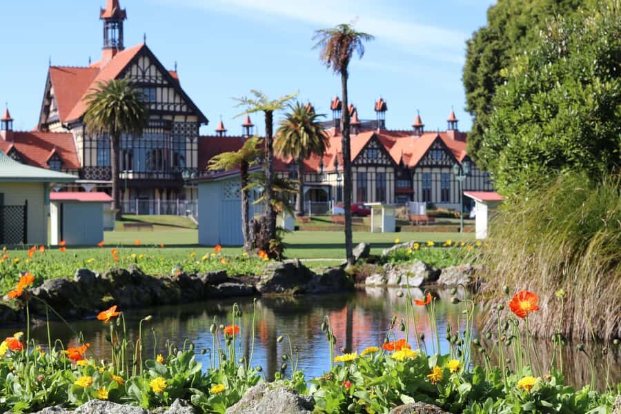 Rotorua City and Lakes Duck Tour - Weather reality: how to dress for open-air sightseeing