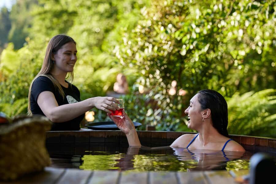 Rotorua: Secret Spot Hot Tubs - Rainy Rotorua and Night Soaks Under the Stars