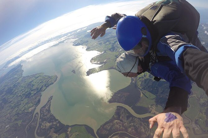 Skydive Auckland - The flight up in a 17-seat turbine: your nerves have company